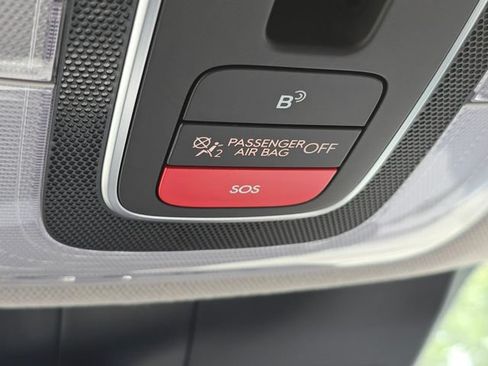 New 2026 Hyundai Elantra Limited FWD image 32