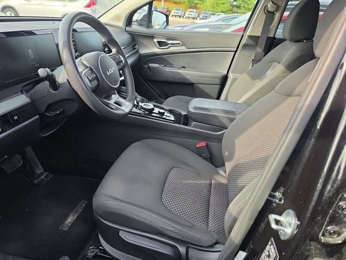 Certified 2023 Kia Sportage LX image 3