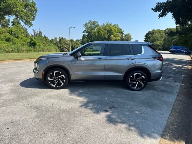 Used 2022 Mitsubishi Outlander SEL Black Edition FWD image 4
