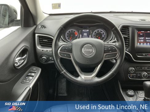 Used 2021 Jeep Cherokee Latitude Lux w/ Mopar Interior Package image 21