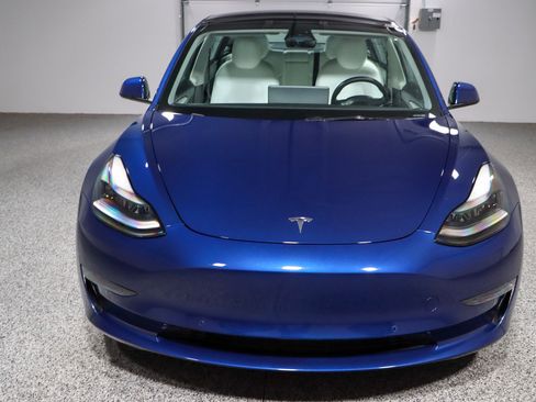 Used 2022 Tesla Model 3 Long Range image 4