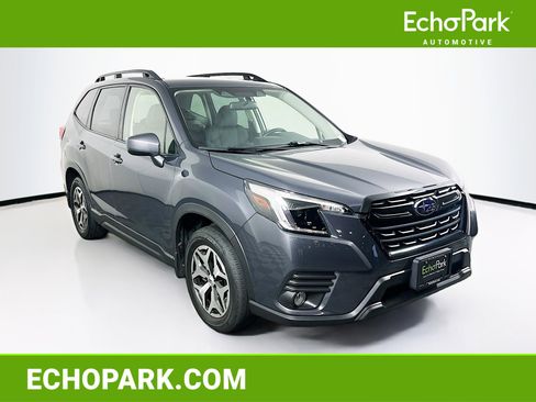 Used 2022 Subaru Forester Premium image 1