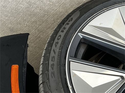 Used 2023 BMW i4 eDrive40 w/ Premium Package image 6