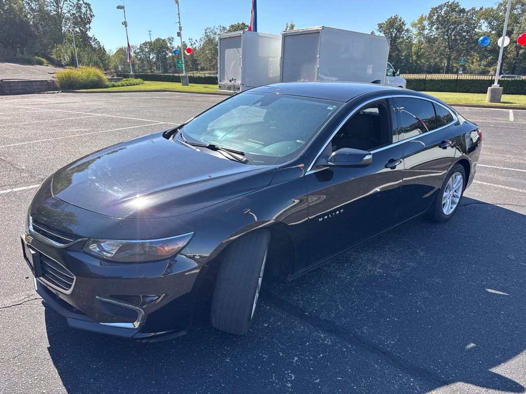 Used 2018 Chevrolet Malibu LT w/ Driver Confidence Package FWD image 3