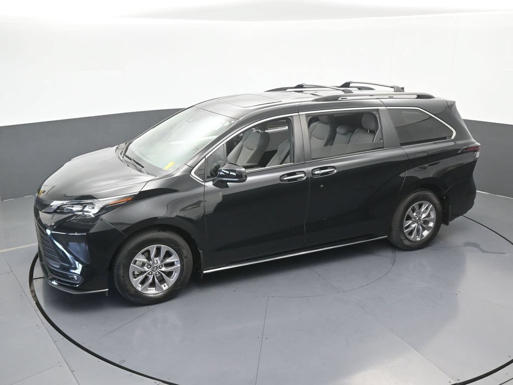 Used 2025 Toyota Sienna XLE w/ XLE Plus Package FWD image 51