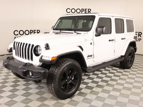 Used 2023 Jeep Wrangler Altitude image 11