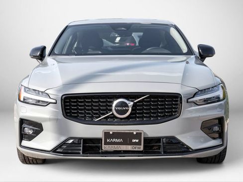 Used 2024 Volvo S60 B5 Core FWD image 3