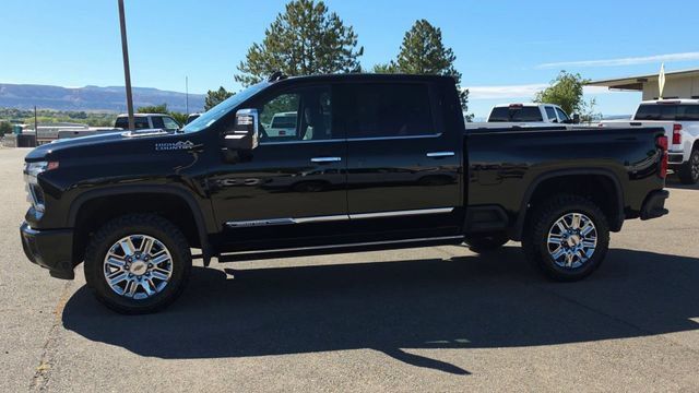 Used 2024 Chevrolet Silverado 3500 High Country w/ Technology Package AWD/4WD image 6