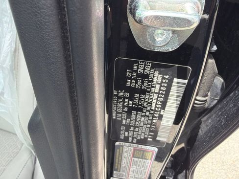 Used 2023 Kia Sorento S FWD image 9