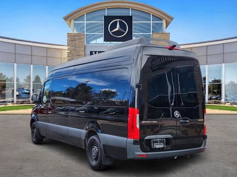 Used 2024 Mercedes-Benz Sprinter 2500 image 3