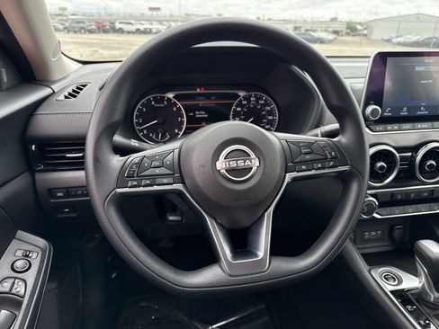 Used 2025 Nissan Sentra SV FWD image 11
