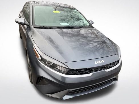 Used 2023 Kia Forte LXS w/ LXS Technology Package image 2