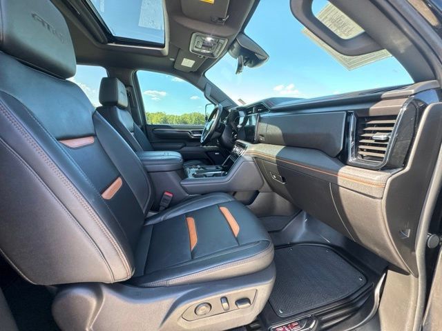 Used 2025 GMC Sierra 2500 AT4 w/ AT4 Premium Plus Package AWD/4WD image 10