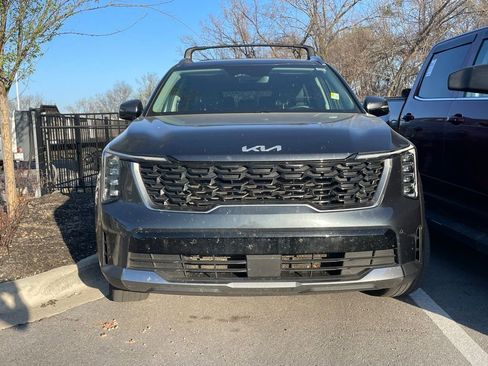 Certified 2024 Kia Sorento S w/ Panoramic Sunroof Package image 2