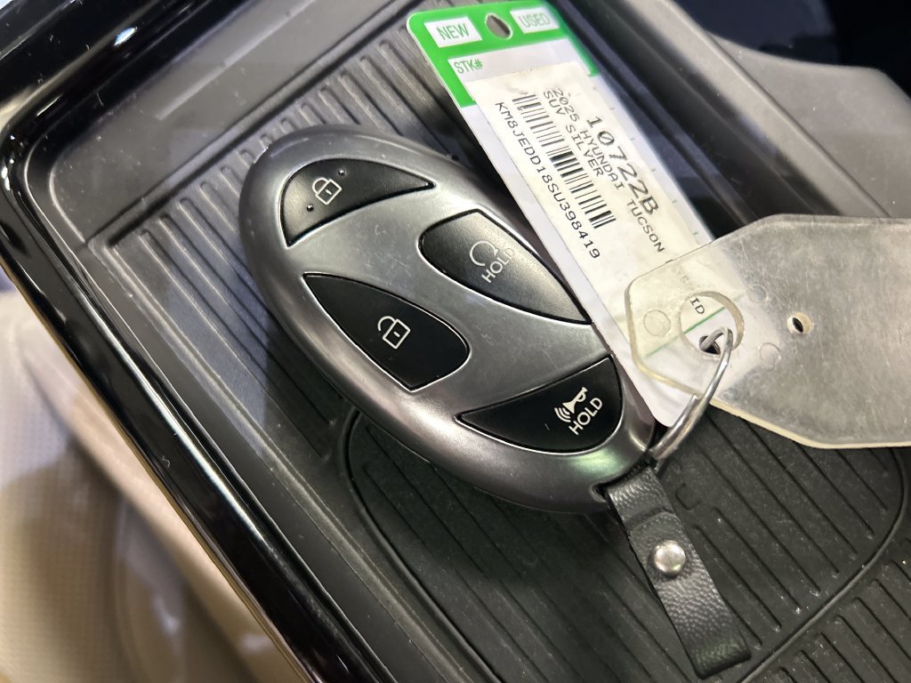 Used 2025 Hyundai Tucson Limited AWD/4WD image 20