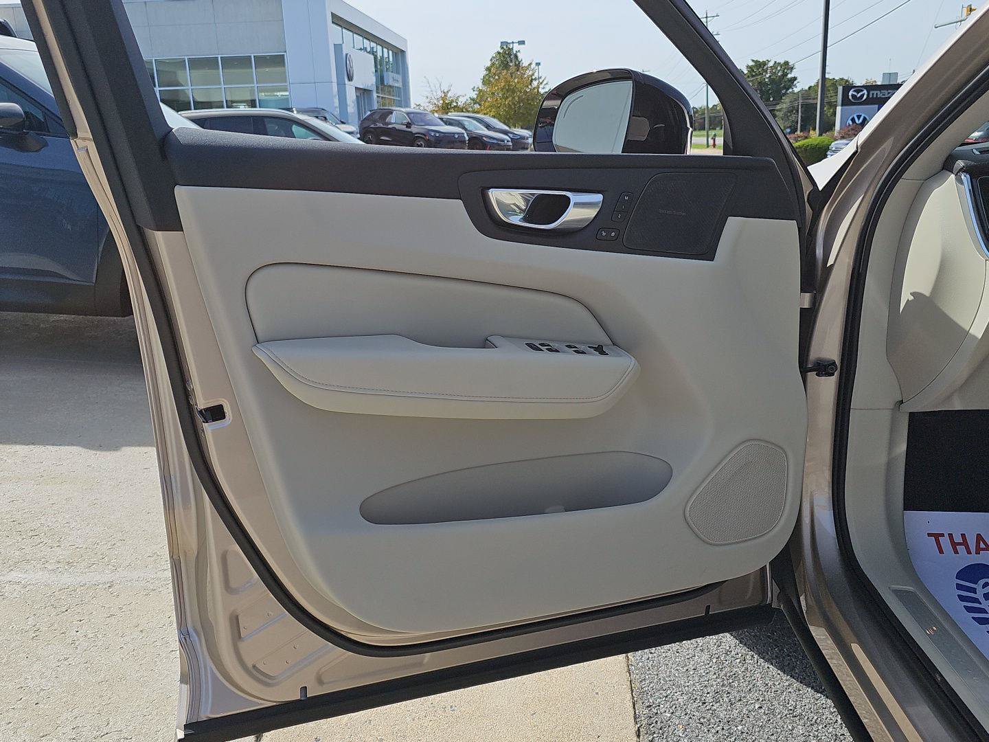 Used 2024 Volvo XC60 B5 Ultimate w/ Protection Package Premier AWD/4WD image 20