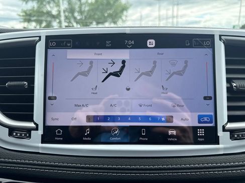 New 2027 Chrysler Pacifica Select AWD/4WD image 38