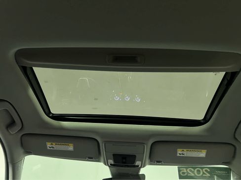 Used 2025 Acura Integra FWD image 14