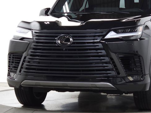 Used 2023 Lexus LX 600 4WD w/ Appearance Package image 4