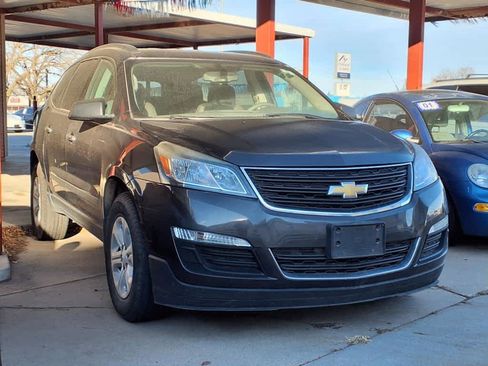 Used 2017 Chevrolet Traverse LS image 2