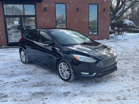 Used 2017 Ford Focus Titanium FWD image 8
