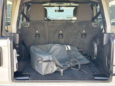 Used 2019 Jeep Wrangler Unlimited Sahara w/ Uconnect 4C Nav & Sound Group image 7