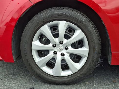 Used 2021 Toyota Corolla LE image 8