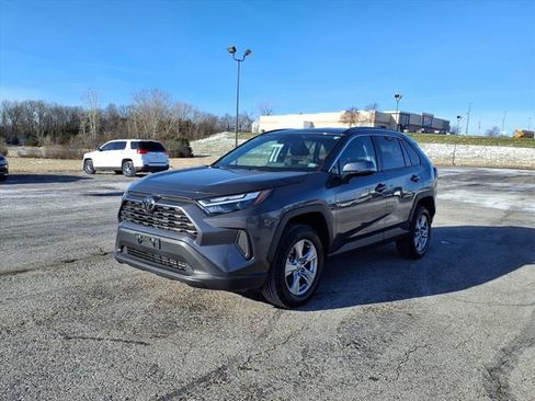 Used 2025 Toyota RAV4 XLE image 36