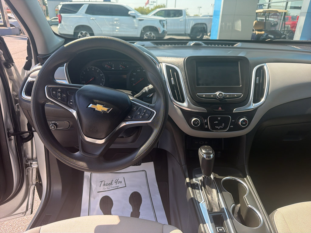 Used 2021 Chevrolet Equinox LS w/ LS Convenience Package FWD image 11