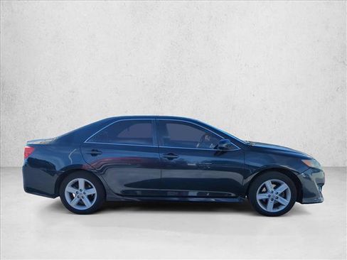 Used 2014 Toyota Camry SE image 4