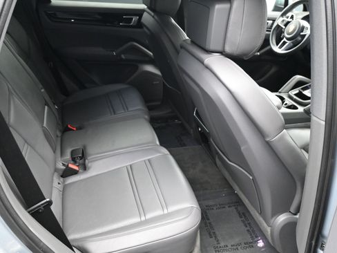 Certified 2020 Porsche Cayenne image 10
