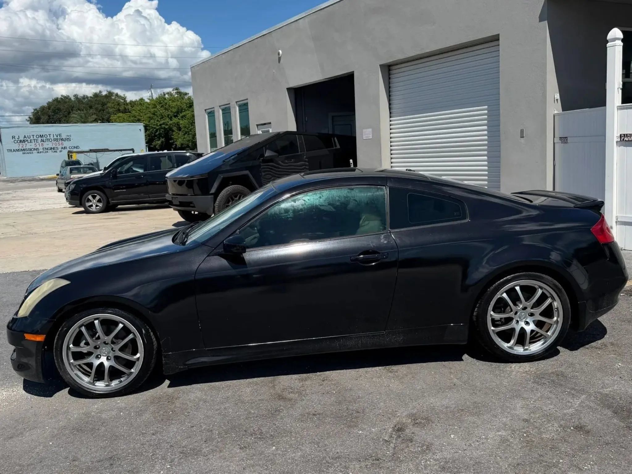 Used 2007 INFINITI G35 Coupe w/ Premium Pkg RWD image 2
