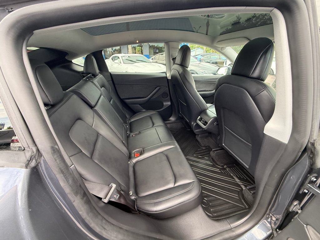 Used 2022 Tesla Model Y Performance AWD/4WD image 25