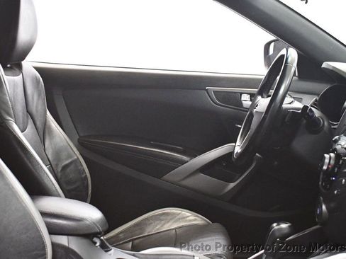 Used 2016 Hyundai Veloster Turbo image 12