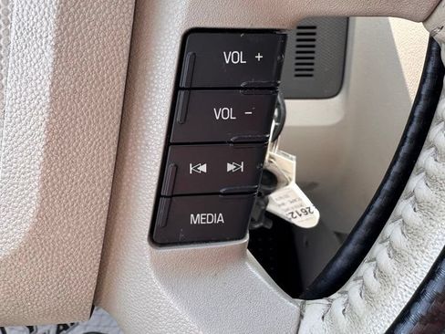 Used 2010 Ford Escape XLT AWD/4WD image 23
