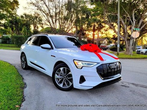 Used 2021 Audi e-tron Premium Plus w/ Premium Plus Package image 25