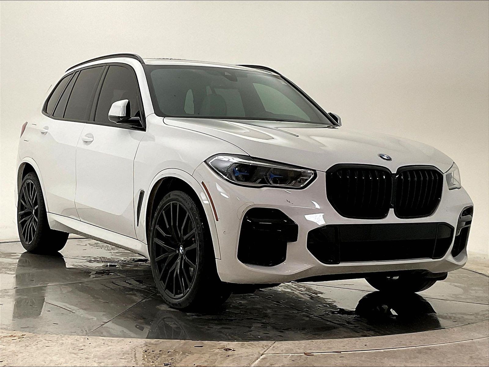 Used 2023 BMW X5 xDrive40i w/ Executive Package AWD/4WD image 2