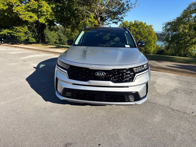 Used 2021 Kia Sorento EX w/ Panoramic Sunroof Package FWD image 2