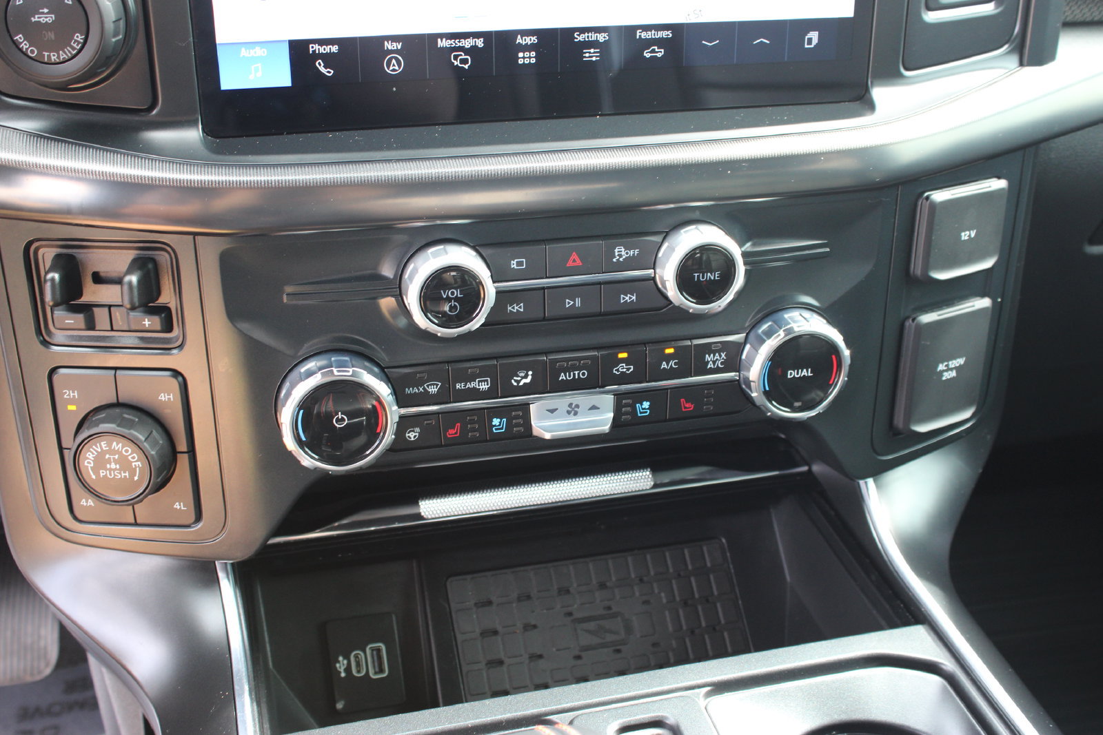 Used 2025 Ford F150 Raptor AWD/4WD image 17