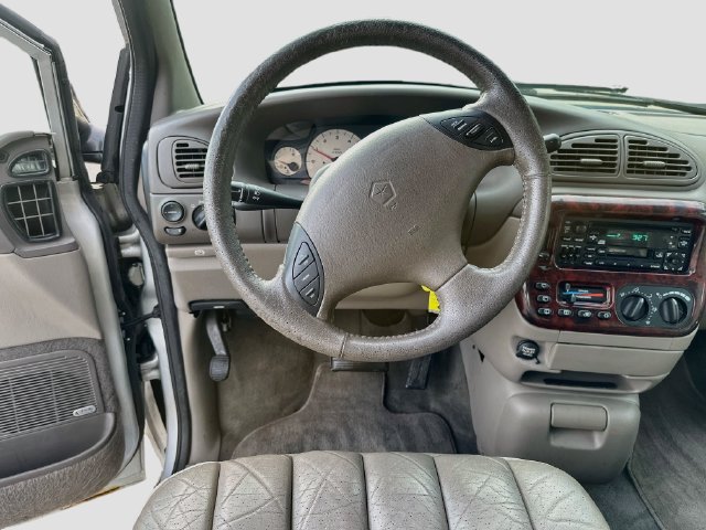 Used 2000 Chrysler Town & Country Limited AWD/4WD image 20