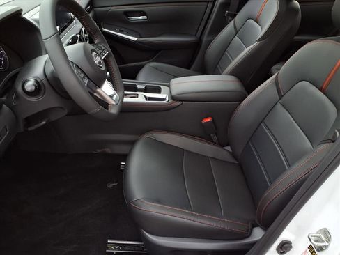 New 2025 Nissan Sentra SR w/ SR Premium Package FWD image 15