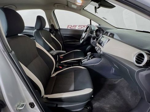 Used 2020 Nissan Versa SV image 37