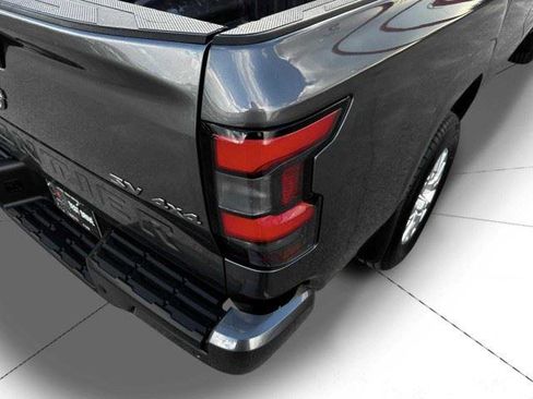 Used 2023 Nissan Frontier SV w/ Technology Package AWD/4WD image 14
