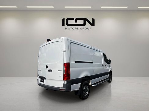 Used 2022 Mercedes-Benz Sprinter 144 Cargo image 5