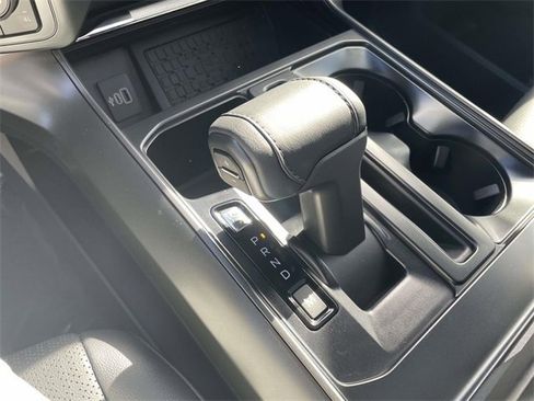 New 2025 Ford F150 Lariat w/ Equipment Group 502A High image 25