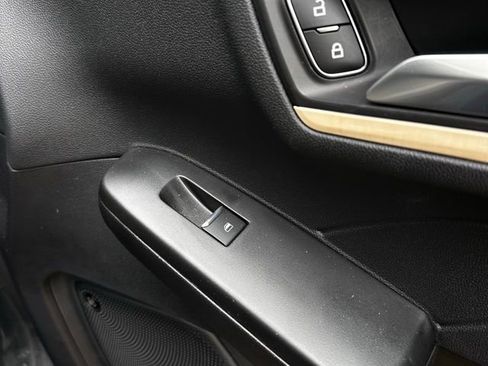 Used 2022 Ford Escape Titanium w/ Titanium Premium Package image 21