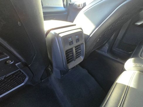 Used 2025 Ford Bronco Badlands image 19