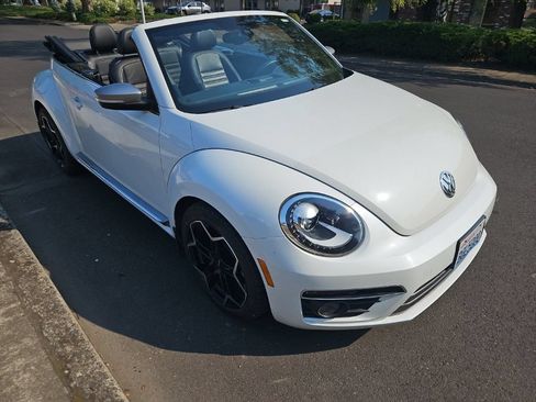 Used 2014 Volkswagen Beetle TDI FWD image 7