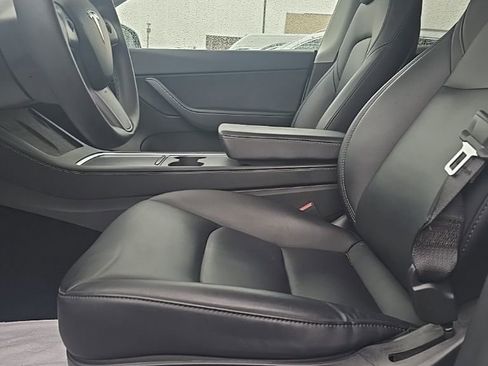 Used 2021 Tesla Model Y Long Range image 6
