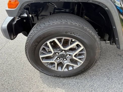 Used 2025 Jeep Wrangler Unlimited Sahara AWD/4WD image 13